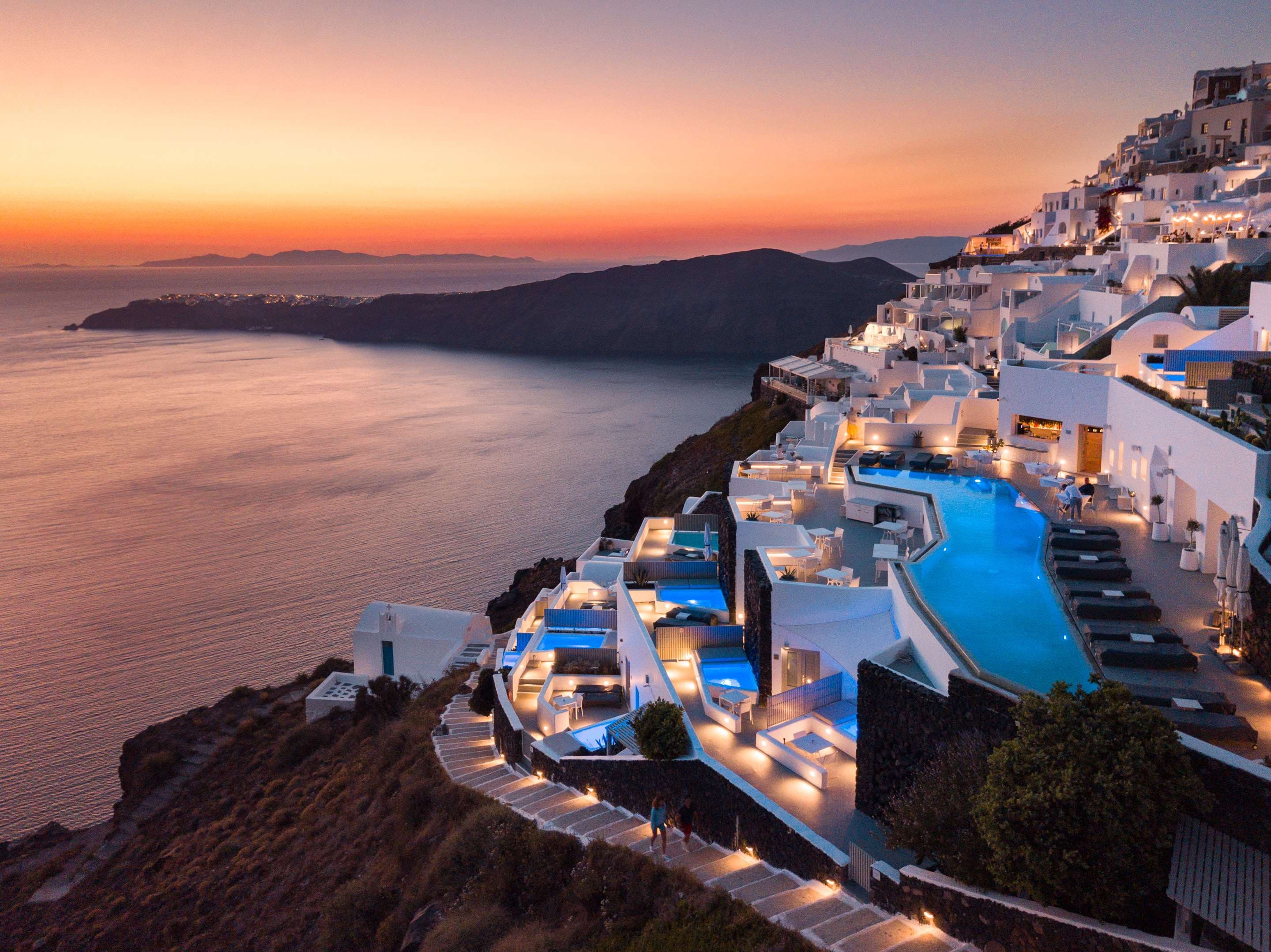 Grace Hotel Santorini, Auberge Collection